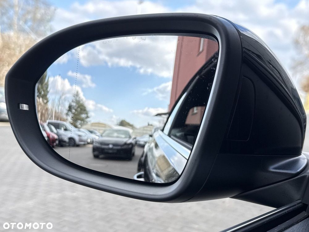 Volkswagen T-Roc - 34