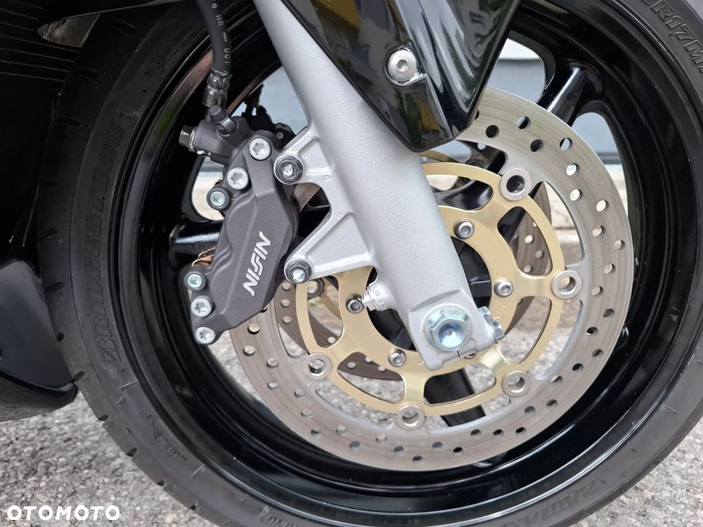 Honda CBR - 13