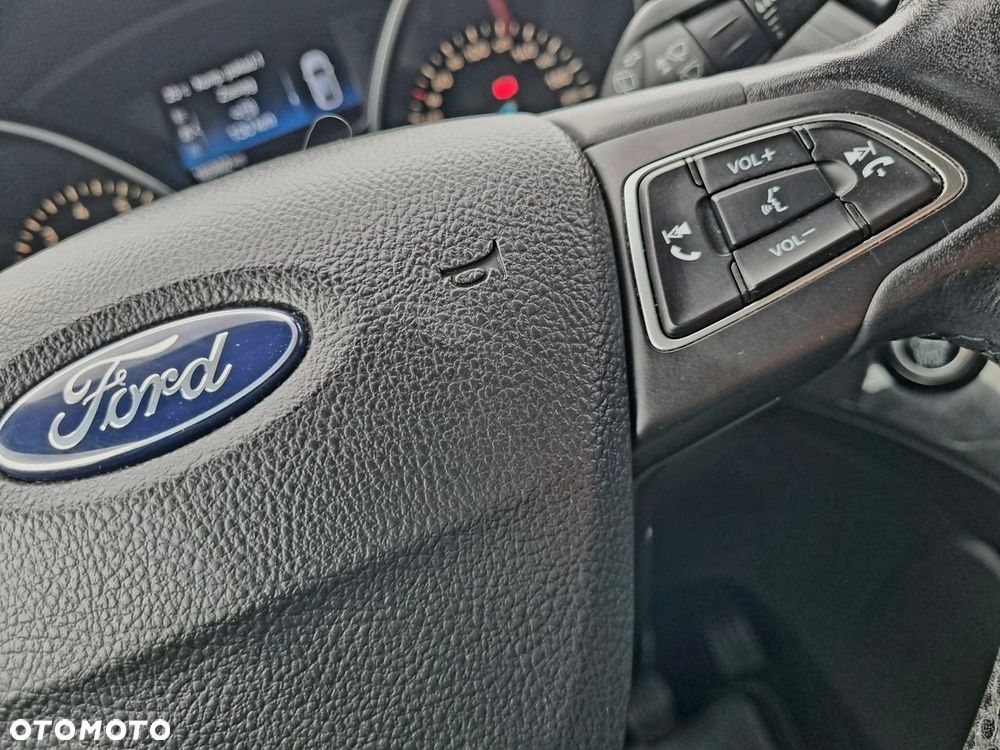 Ford Kuga 1.5 EcoBoost 2x4 Titanium - 16