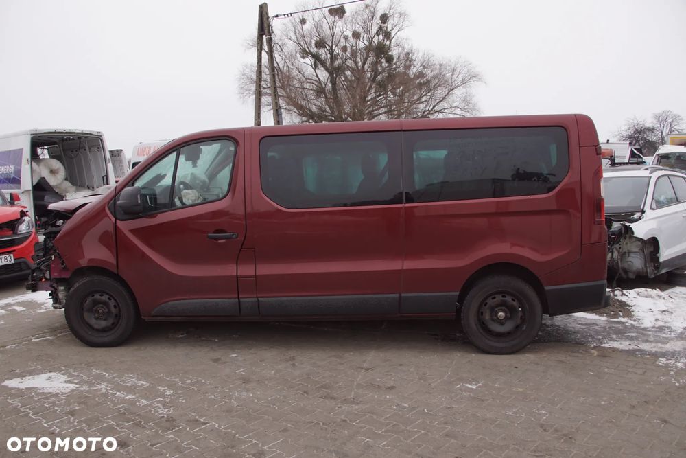 Auto na części - Renault Trafic III Lift 2.0 DCI 150 KM M9R714 TENPF 2023R Silnik Skrzynia Drzwi Błotnik Zderzak Lusterko Szyba Lampa Klamka Deska Kokpit Sterownik Moduł Czujnik Licznik Panel Kierownica - 8