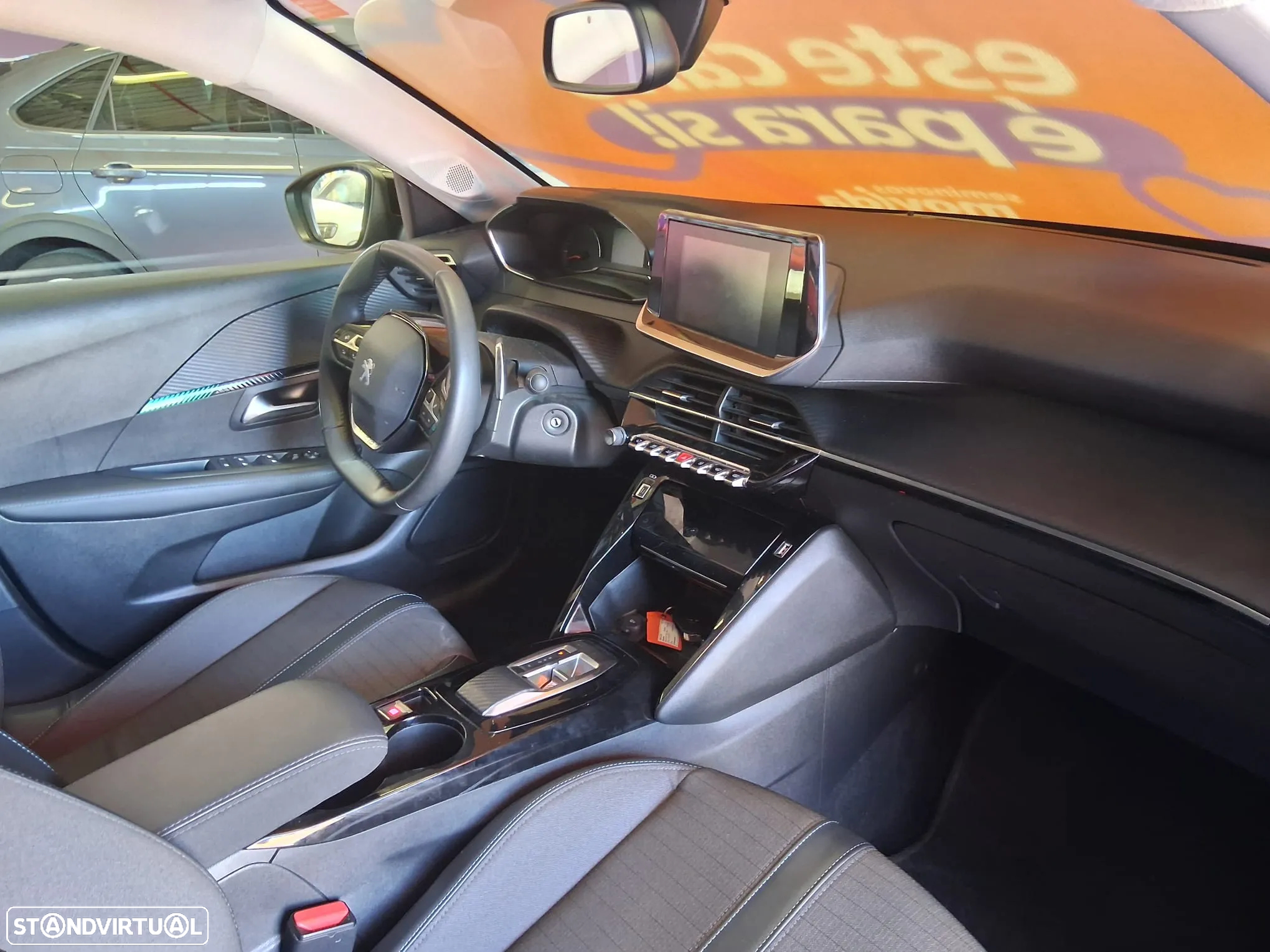Peugeot 208 1.2 PureTech Allure EAT8 - 5