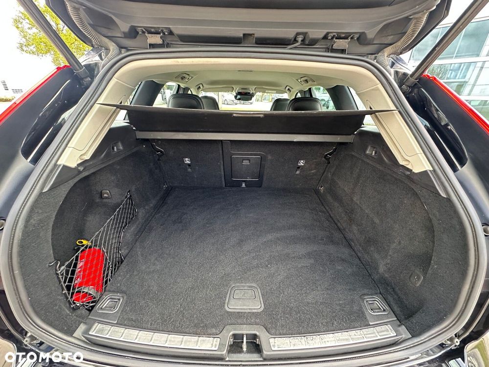 Volvo XC 60 T4 Momentum - 19