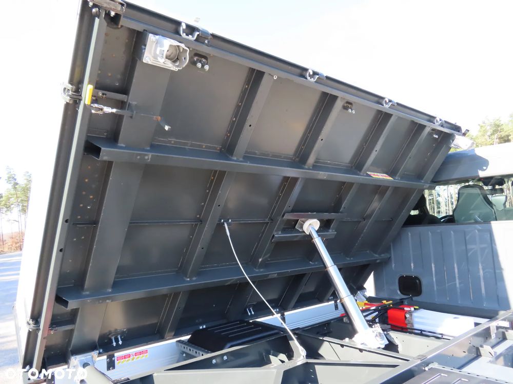 Iveco DAILY 35C16 163 KM Wywrotka Kiper Wywrot x 3 Strony 3211 mm Długi Renomowanej Firmy SCATTOLINI HAK 3500 Kg 53 Tys Km Przeb. Stan Auta NOWY POLECAM - 24