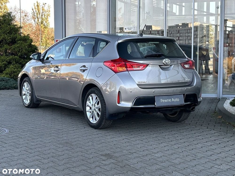 Toyota Auris 1.6 Premium Comfort - 3