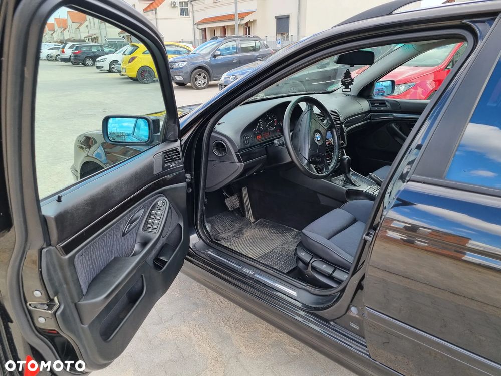 BMW Seria 5 525i - 11