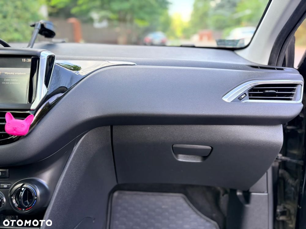 Peugeot 208 1.6 BlueHDi Allure S&S - 15