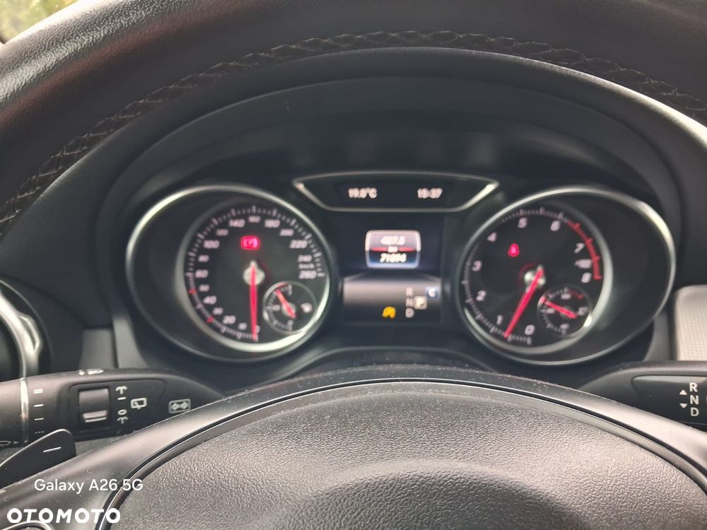 Mercedes-Benz GLA 200 7G-DCT Activity Edition - 11