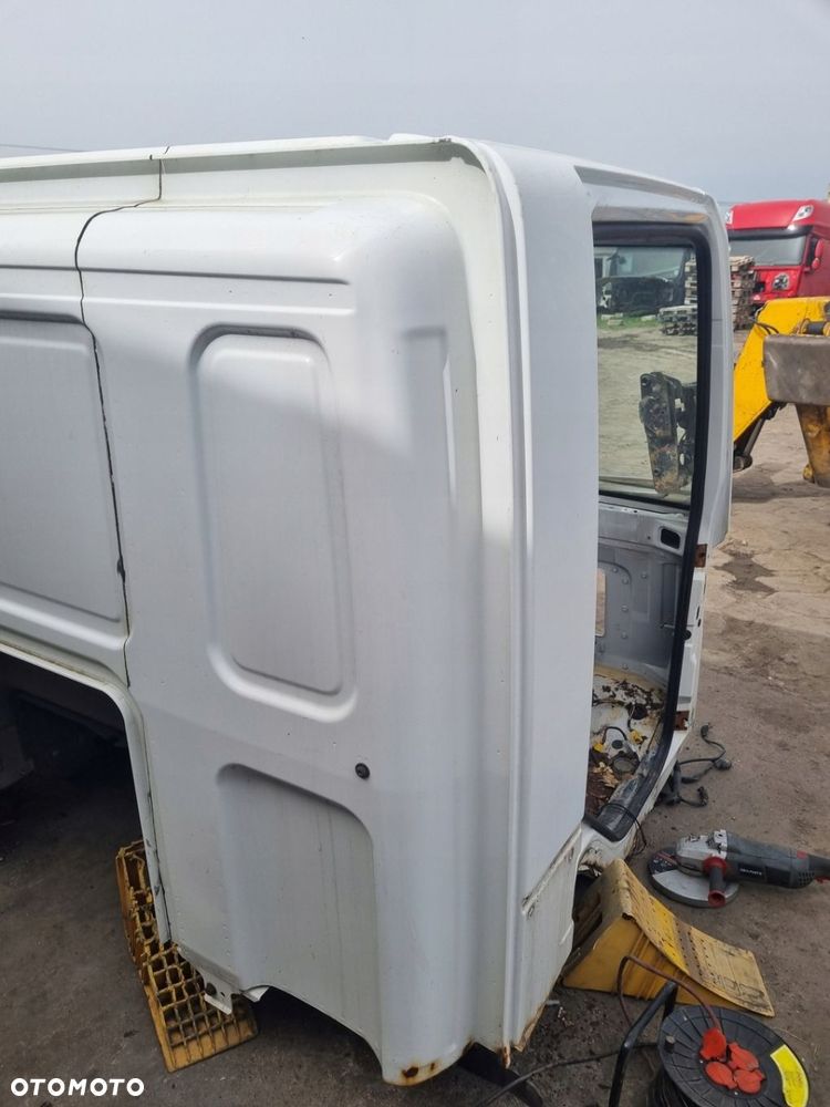KABINA ĆWIARTKA SŁUPEK BOK KABINY PRAWY KRÓTKA KABINA DAF 65 75 85 CF - 2