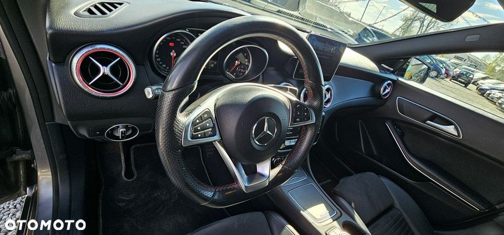 Mercedes-Benz CLA - 27