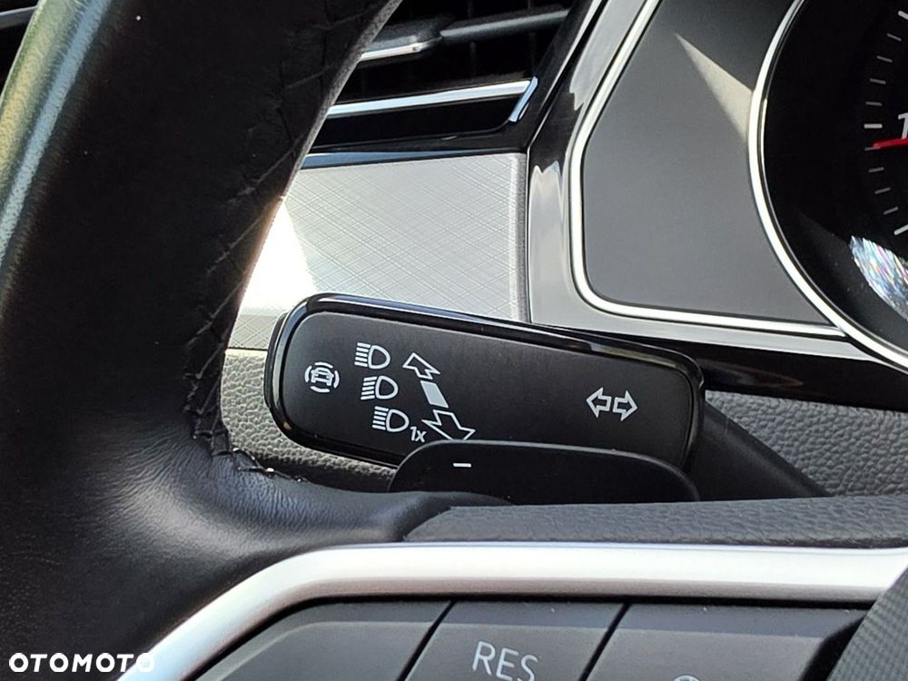 Volkswagen Passat - 31