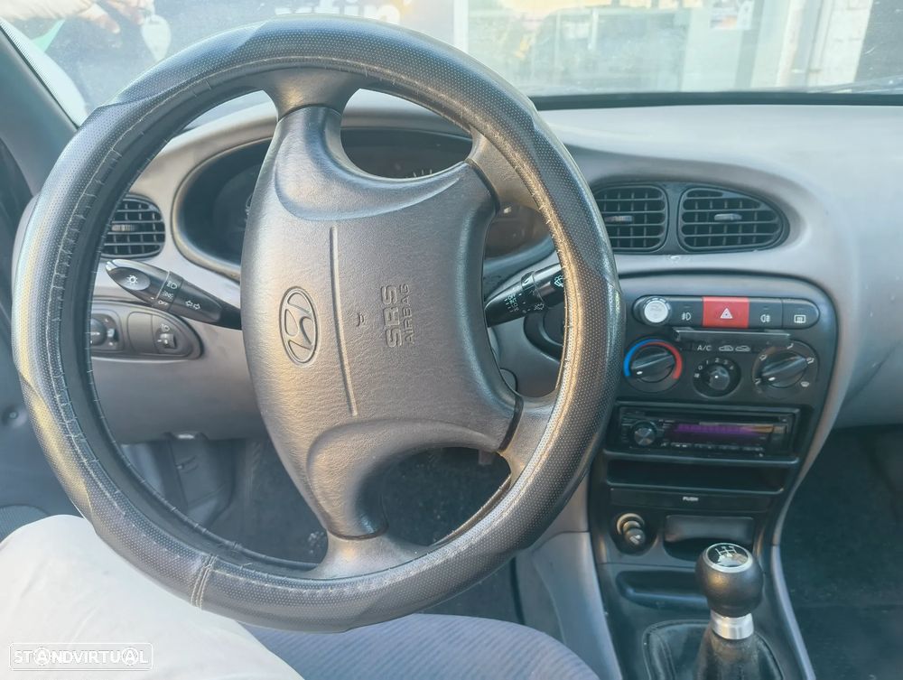 Hyundai Lantra - 7