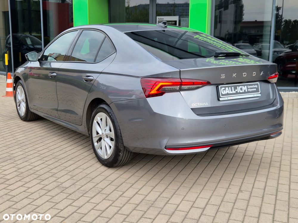 Skoda Octavia 1.5 TSI mHEV Selection DSG - 9
