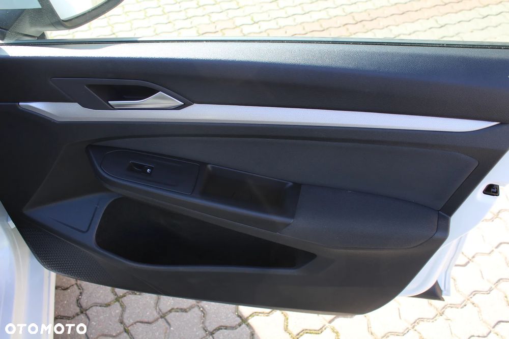 Volkswagen Golf - 25