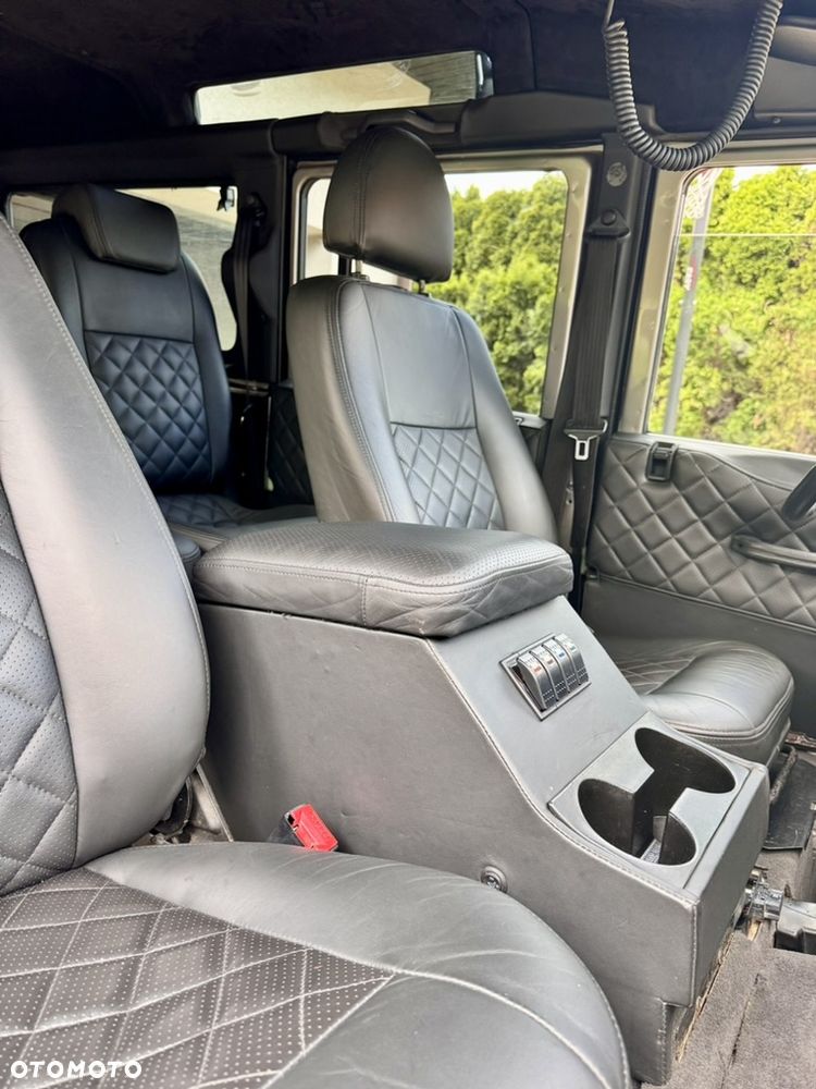 Land Rover Defender 2.5 TDI - 38