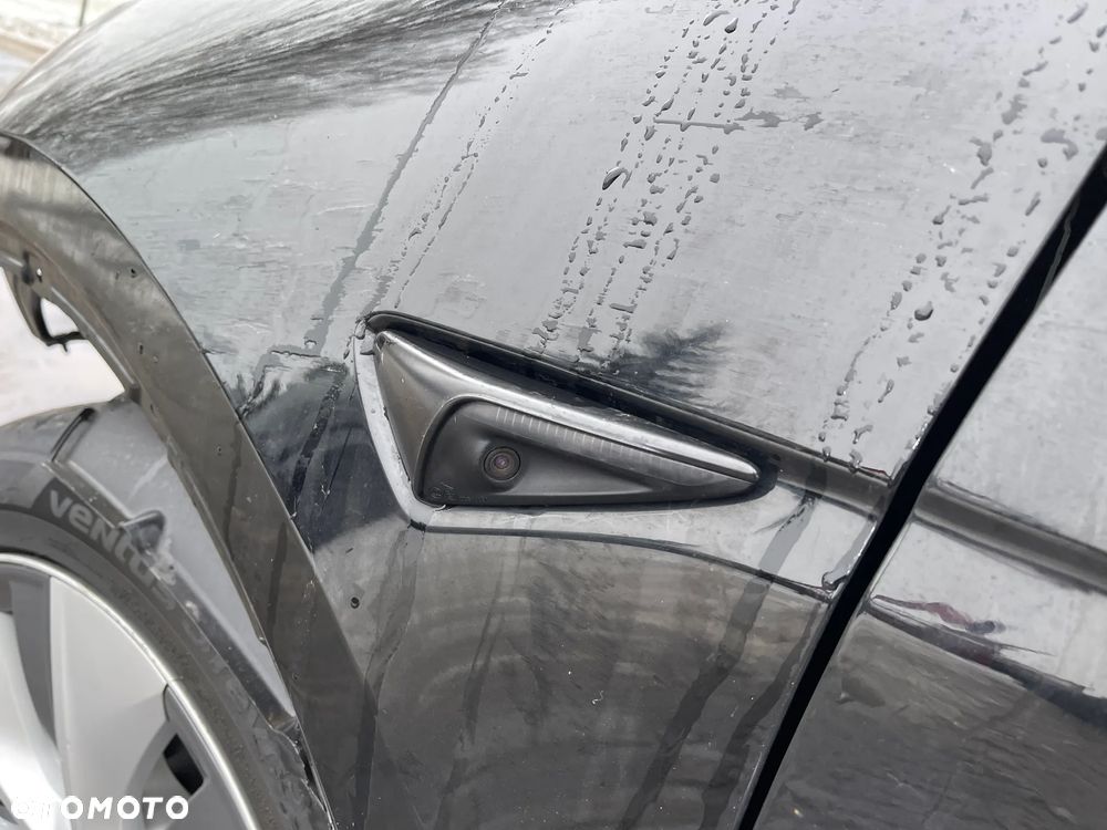 Tesla Y Long Range Dual Motor AWD - 34