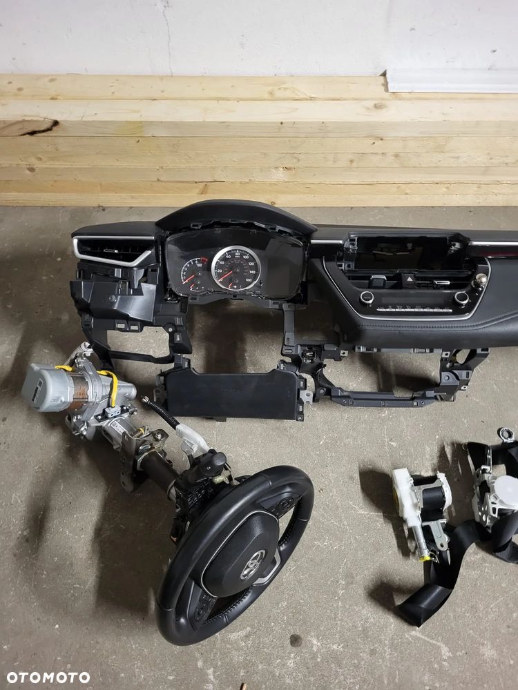 Toyota corolla e21 SE deska konsoleta pasy airbag kierowca pasezer - 4