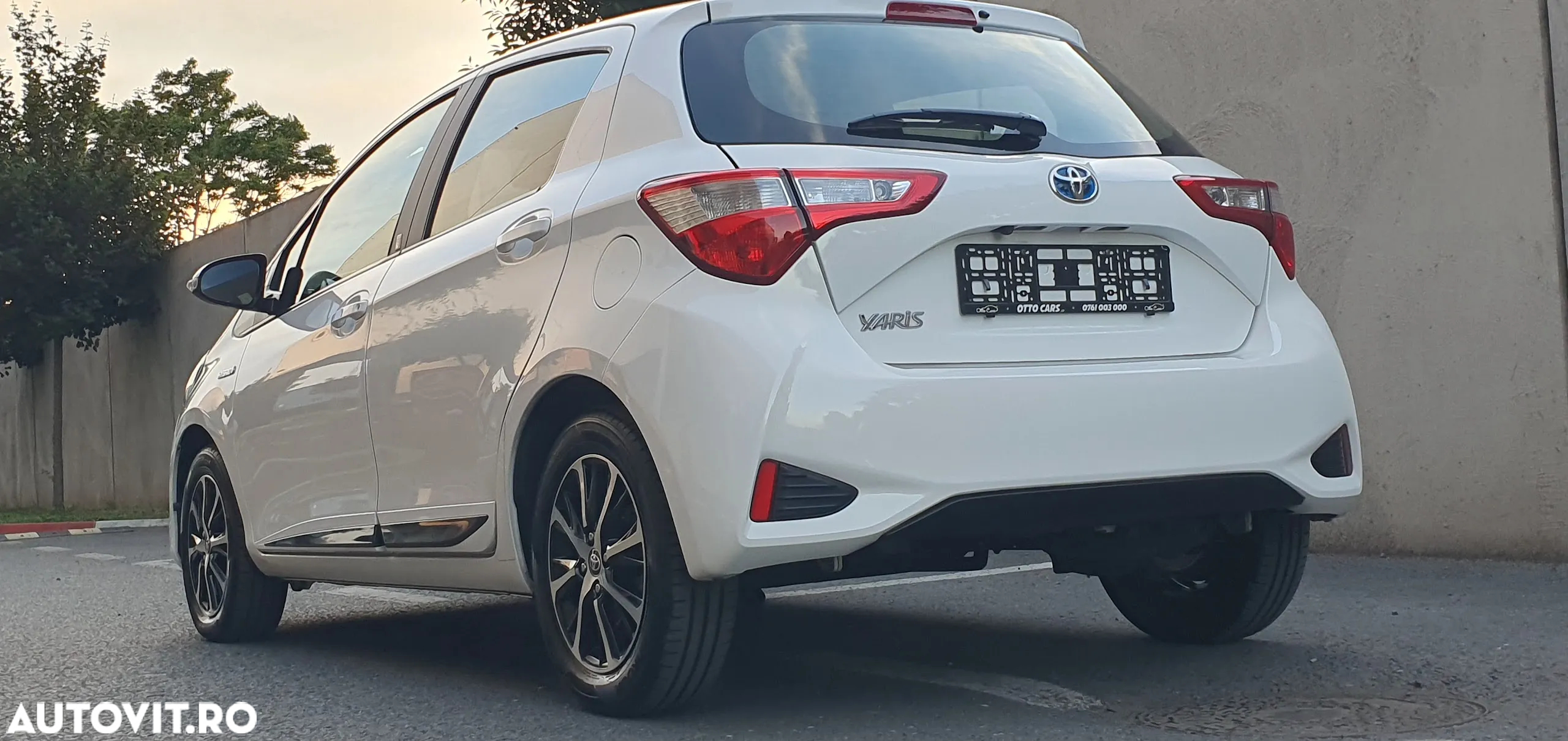 Toyota Yaris Hybrid 1.5 VVT-i Y20 Team Deutschland - 22