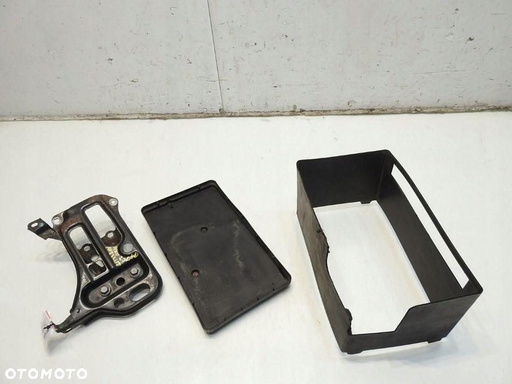 OBUDOWA AKUMULATORA TOYOTA AVENSIS III T27 2.0 D-4D 74431-02140 - 3