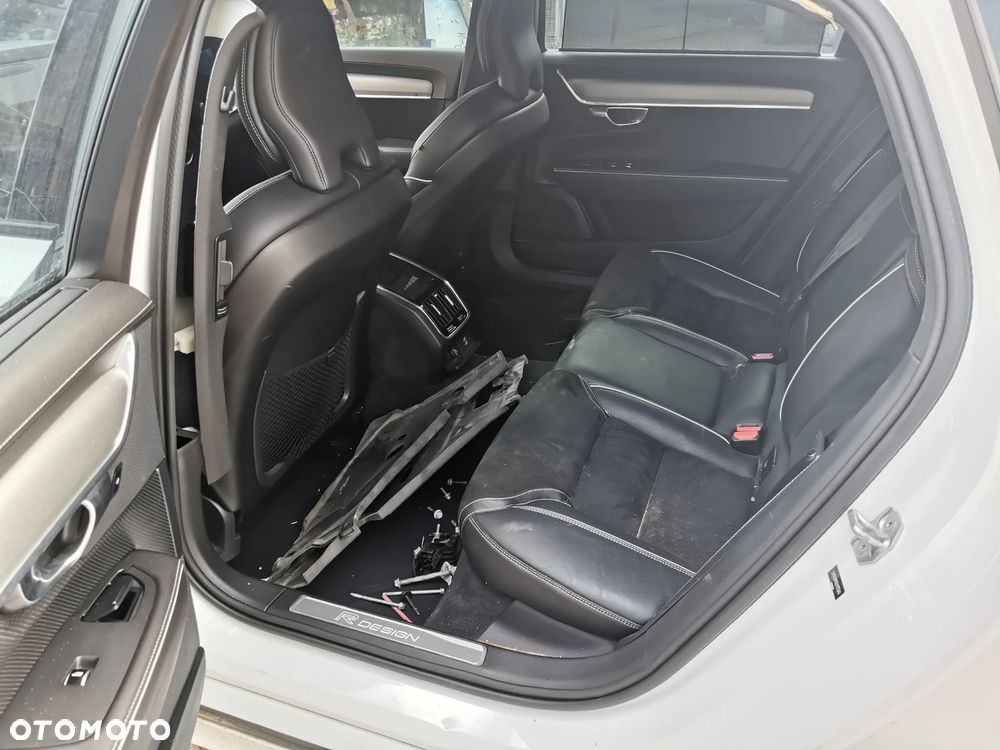 Volvo S90 T6 AWD R-Design - 24
