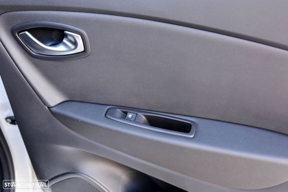 Renault Captur 1.5 dCi Exclusive - 17