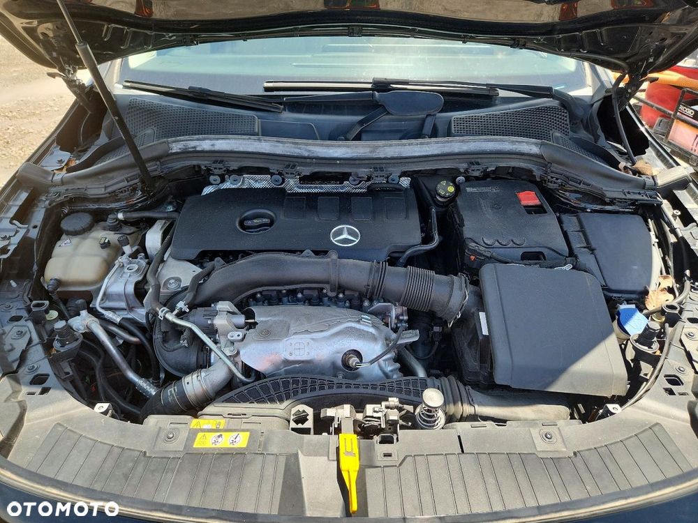 Mercedes-Benz GLA - 13