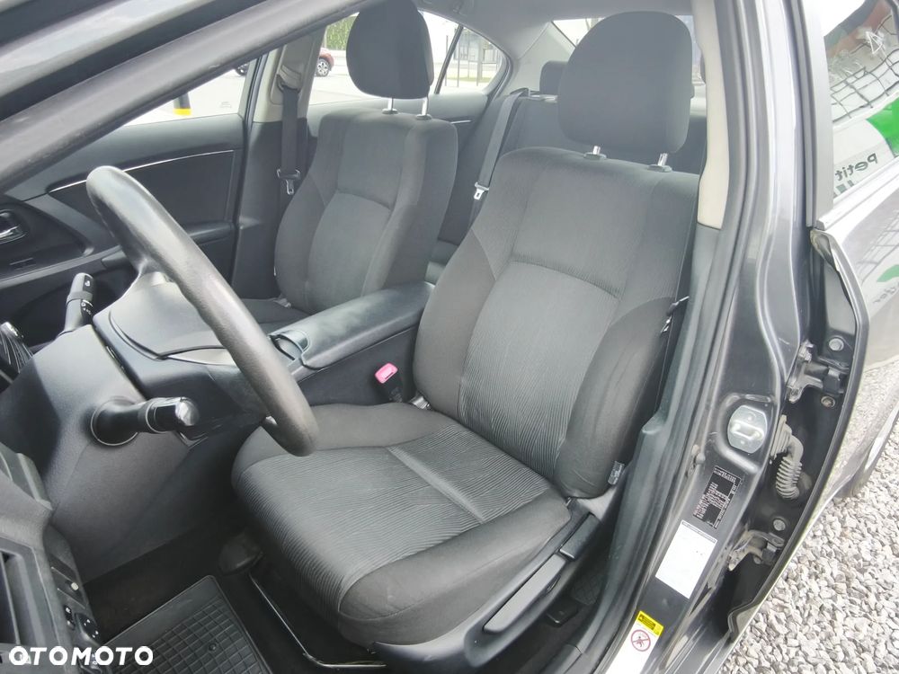 Toyota Avensis 1.6 Luna - 7