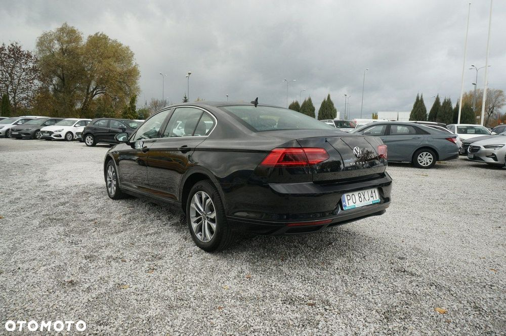 Volkswagen Passat - 9