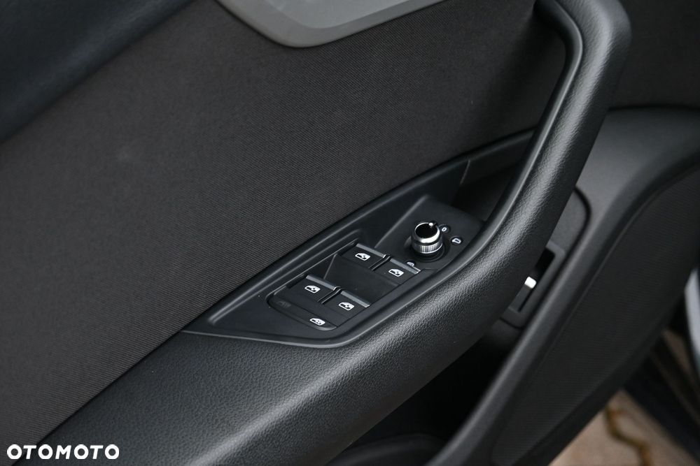 Audi A4 Avant 2.0 TDI Sport S tronic - 33