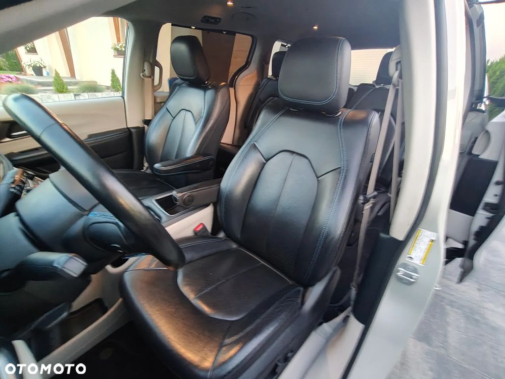 Chrysler Pacifica - 14
