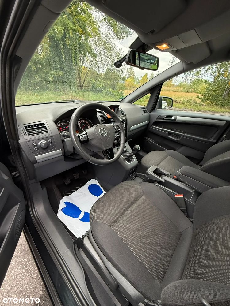 Opel Zafira 1.8 Navi - 30