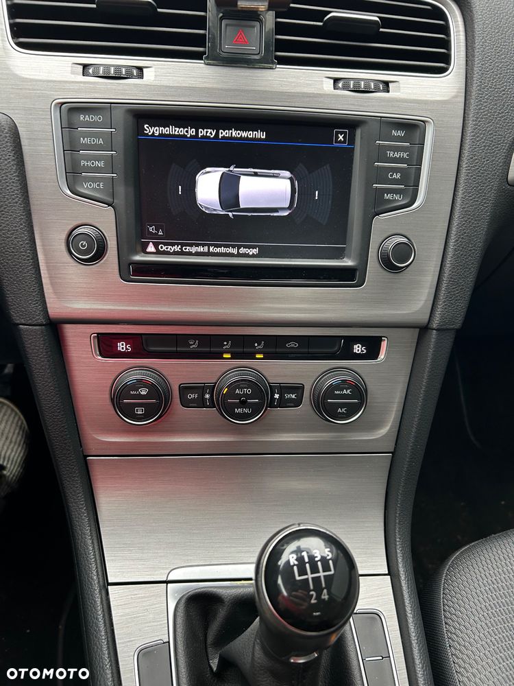 Volkswagen Golf 1.6 TDI DPF BlueMotion - 4