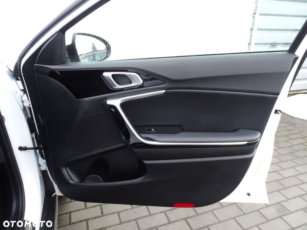 Kia XCeed - 28