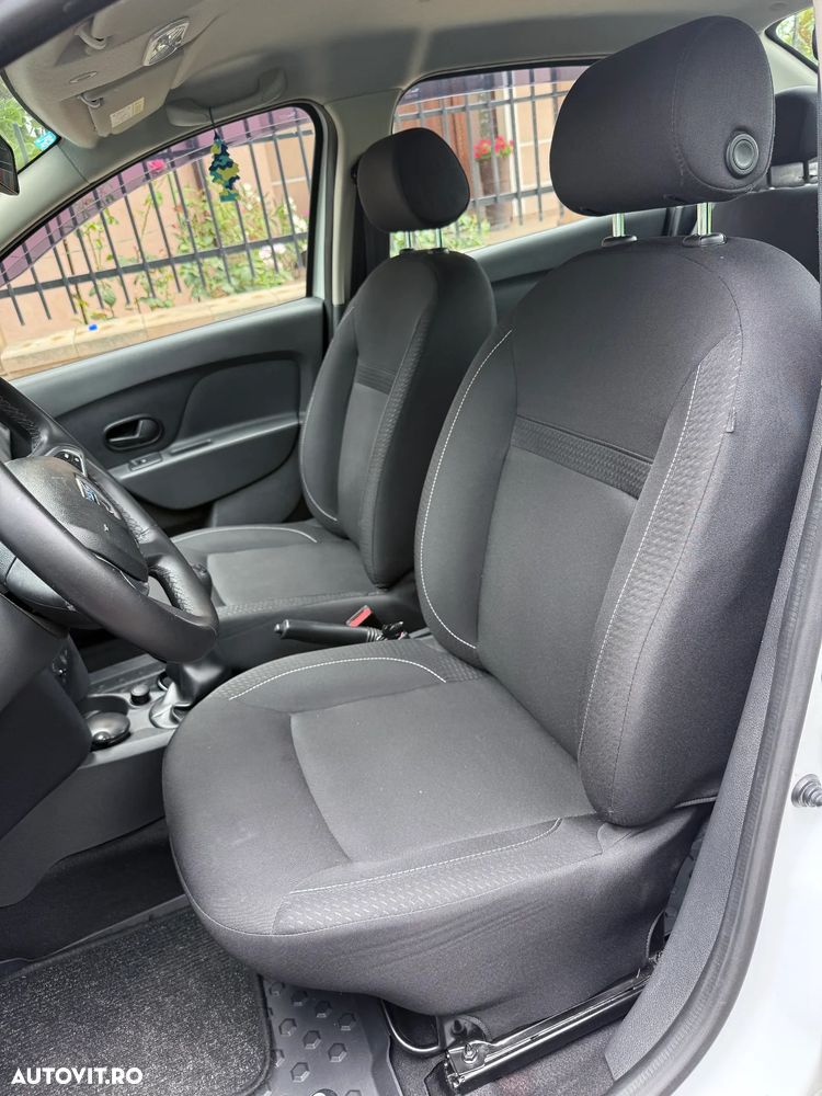 Dacia Logan TCe 90 Essential - 8