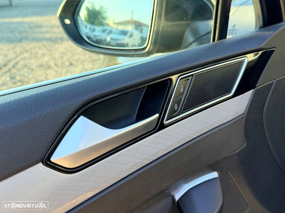 VW Passat Variant 2.0 TDi Business DSG - 14