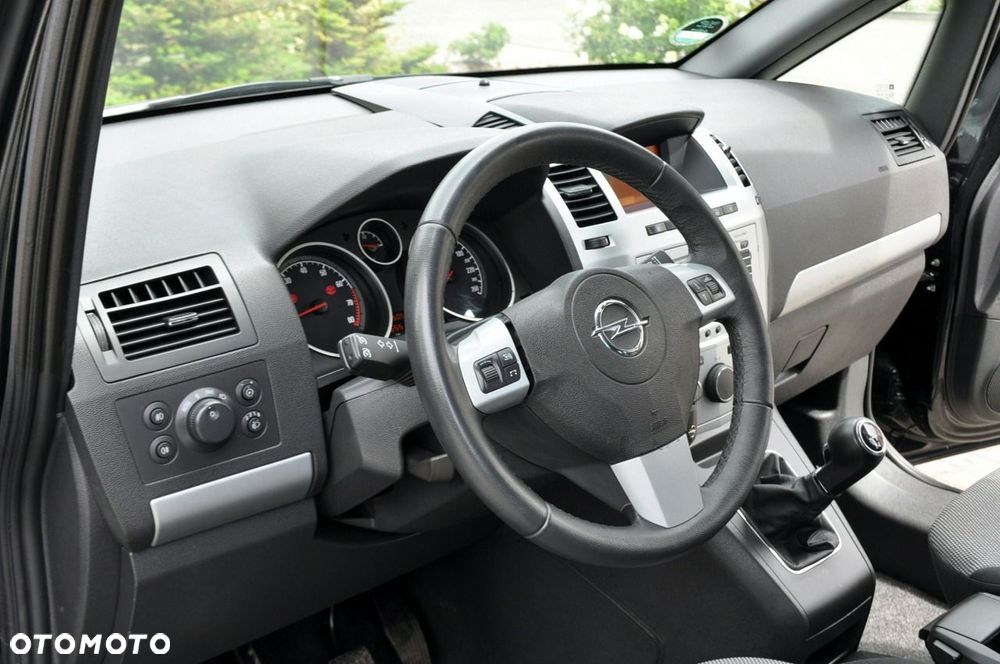 Opel Zafira - 23