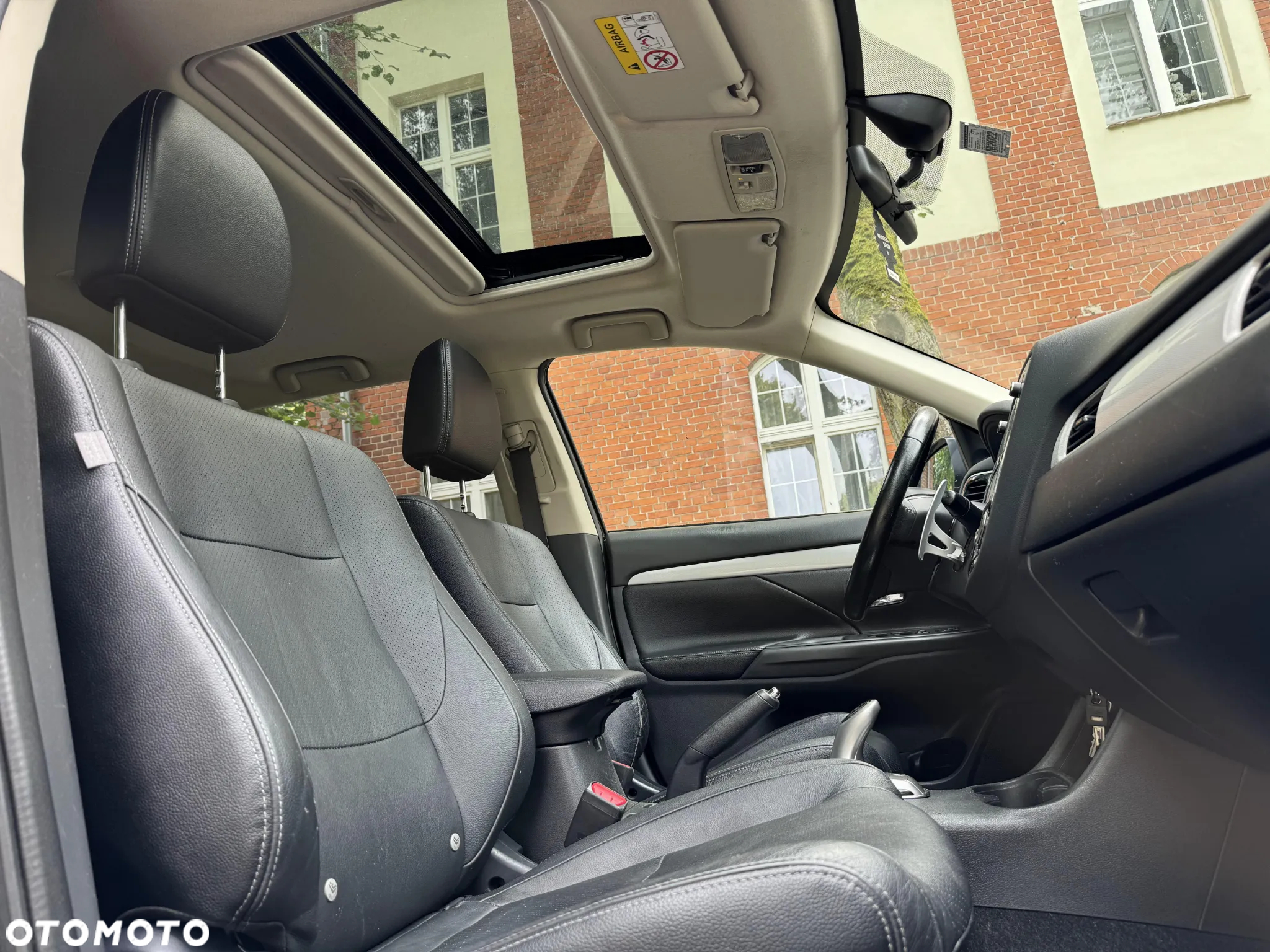 Mitsubishi Outlander 2.0 4WD Plug-In Hybrid - 5