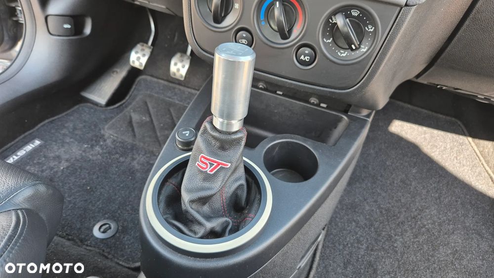 Ford Fiesta 2.0 ST - 18