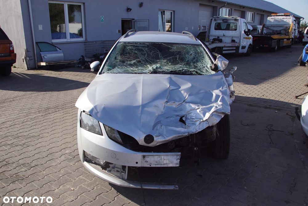 Auto na części - Skoda Octavia III Lift 1.6 TDI 115 KM DGTE TKV LA7W 2019R Silnik Skrzynia Drzwi Błotnik Zderzak Klapa Lampa Lusterko Klamka Szyba Deska Kokpit Sterownik Moduł Czujnik Licznik Panel Kierownica - 2