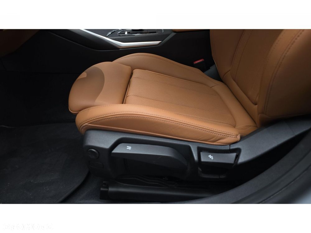 BMW Seria 3 320d xDrive M Sport - 19
