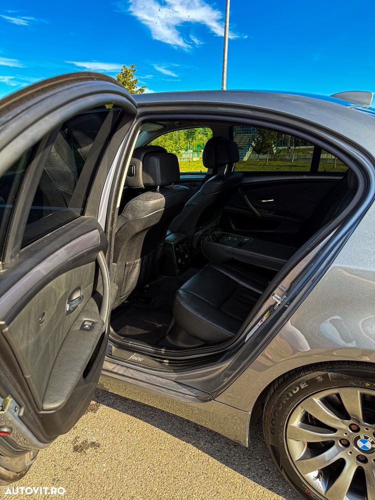 BMW Seria 5 525d Aut. - 9