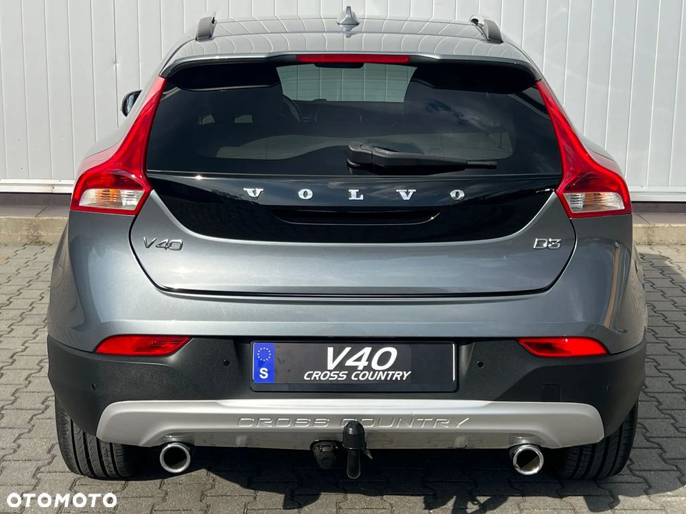 Volvo V40 Cross Country - 16