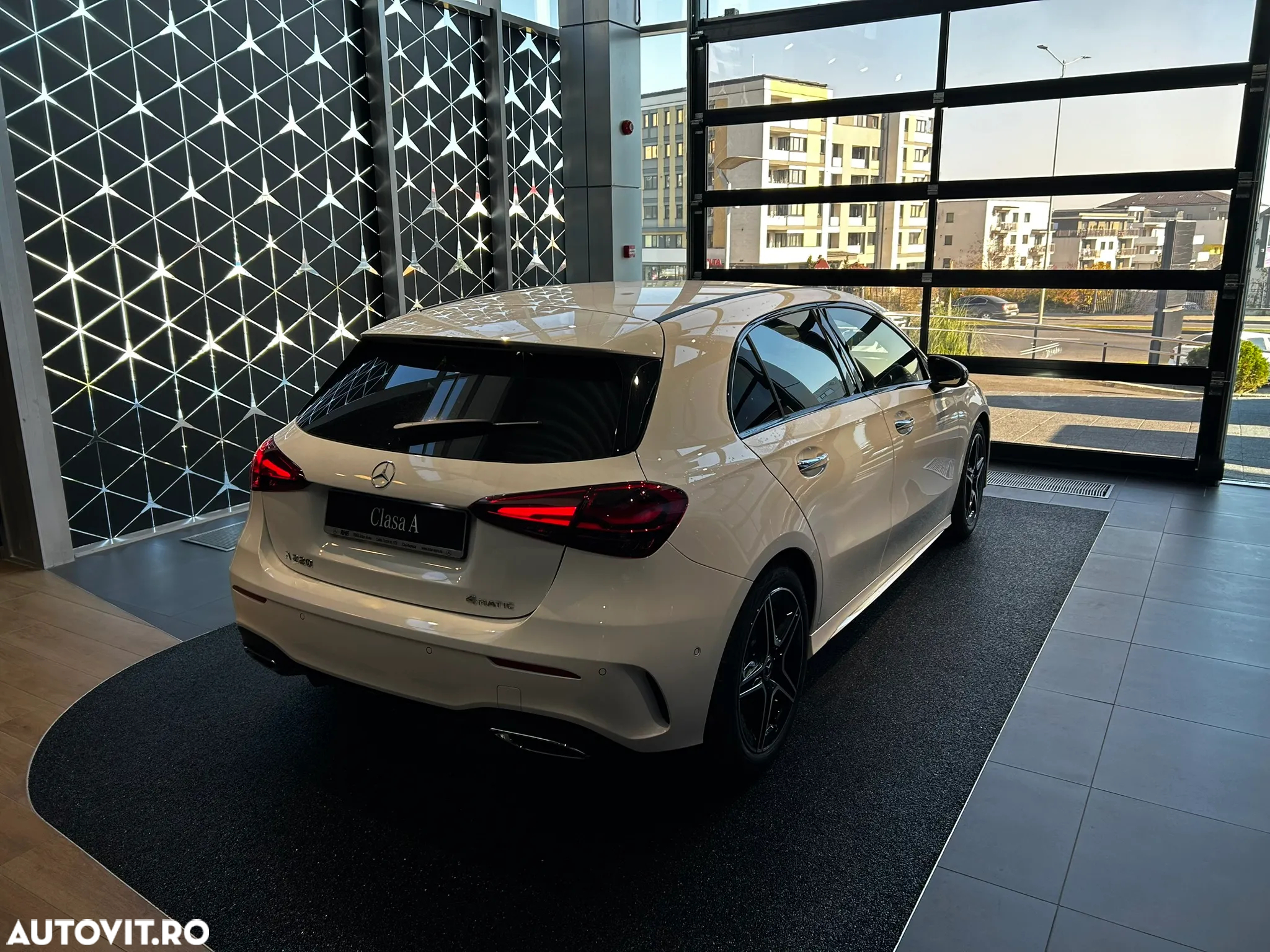 Mercedes-Benz A 220 4Matic 7G-DCT AMG Line - 5