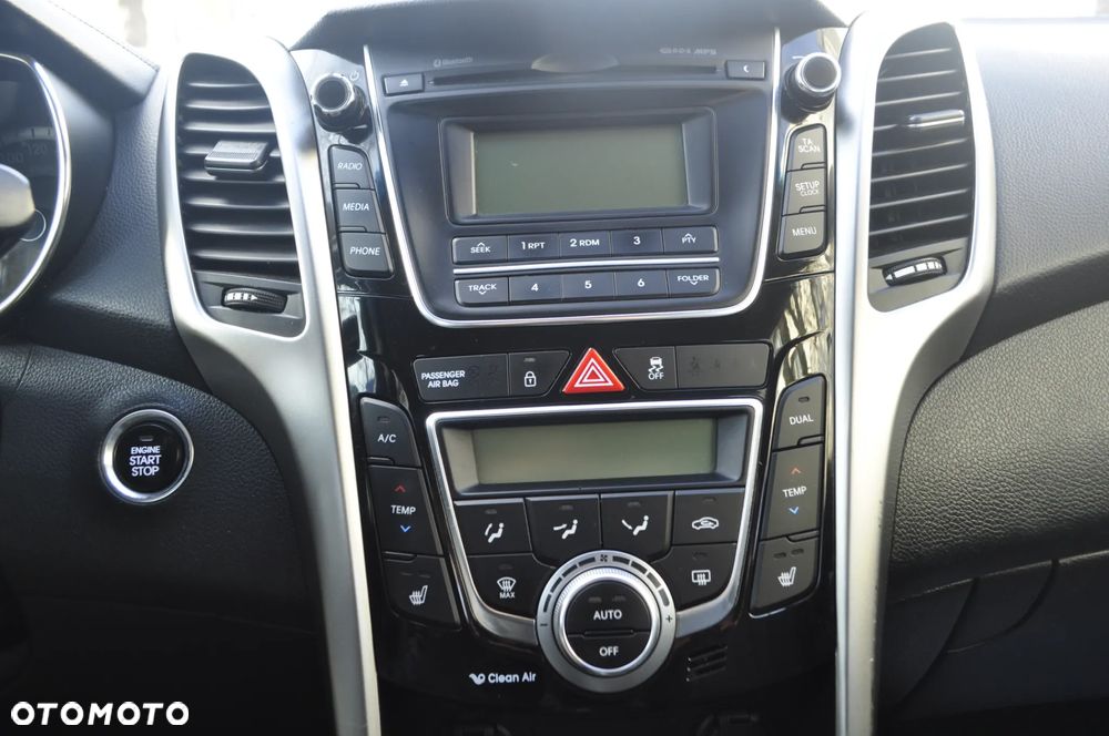 Hyundai i30 blue 1.6 CRDi YES Gold - 13