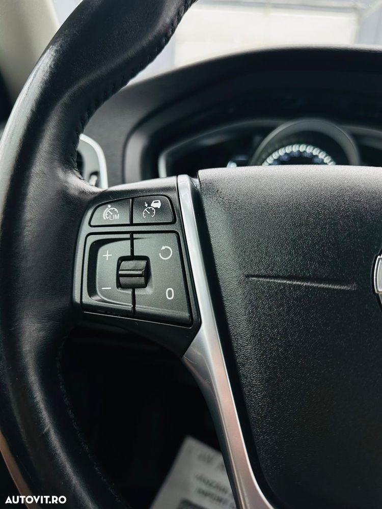 Volvo V40 D2 ECO Summum - 32