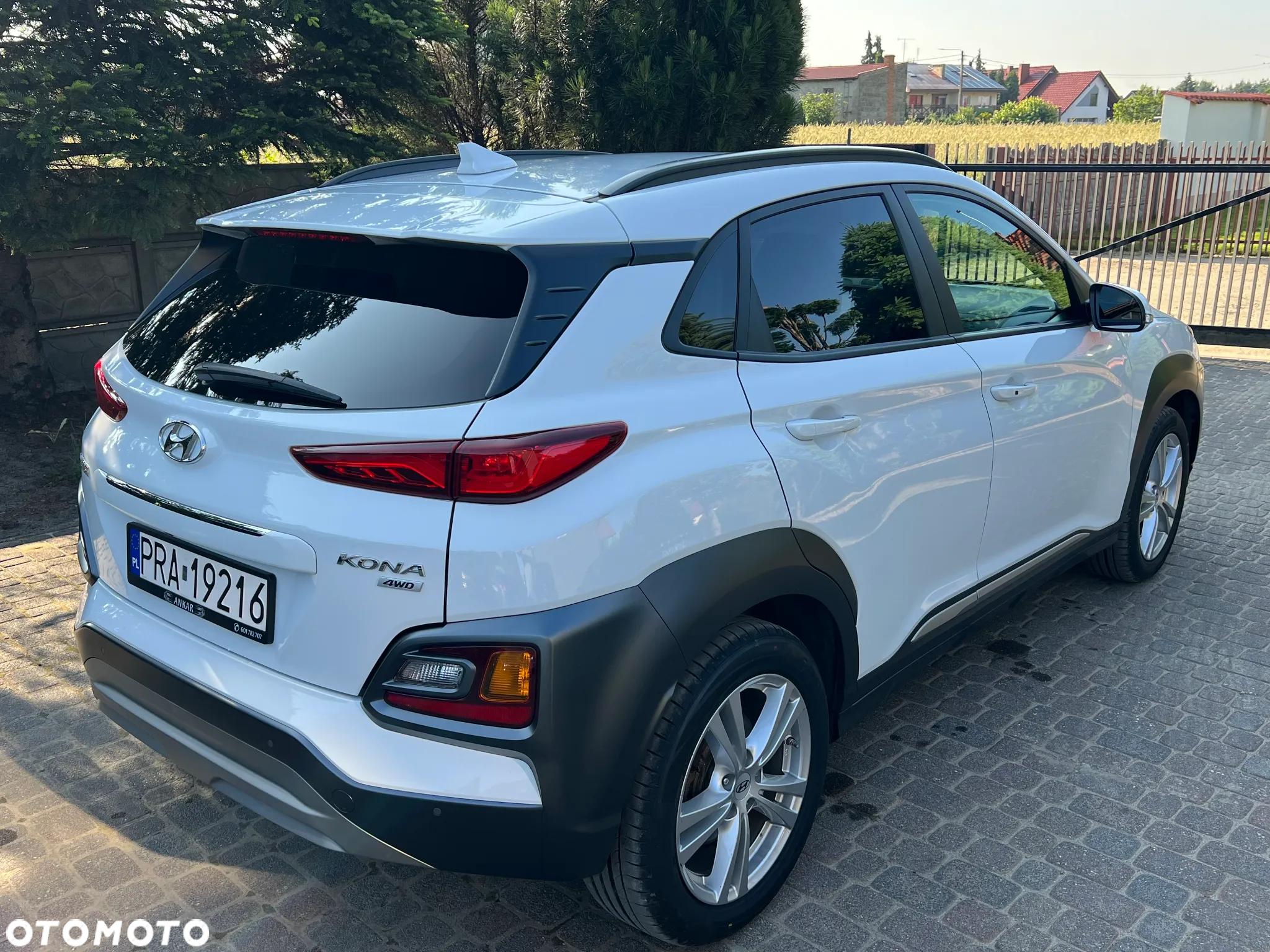 Hyundai Kona 1.6 T-GDI DCT 4WD Premium - 13