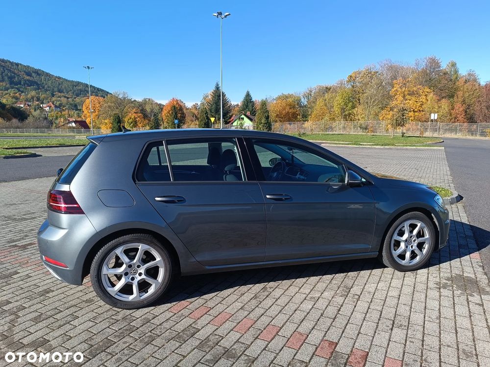 Volkswagen Golf - 2