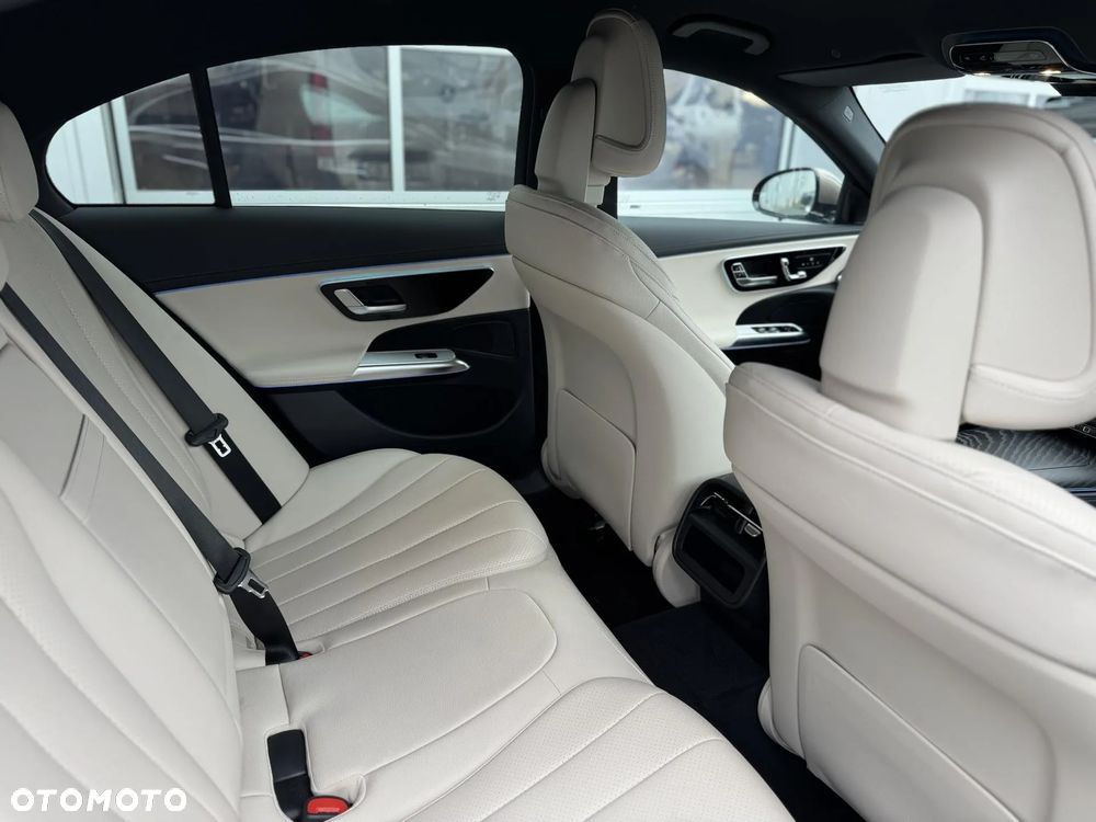 Mercedes-Benz Klasa E 220 d 9G-TRONIC Edition AVANTGARDE - 18