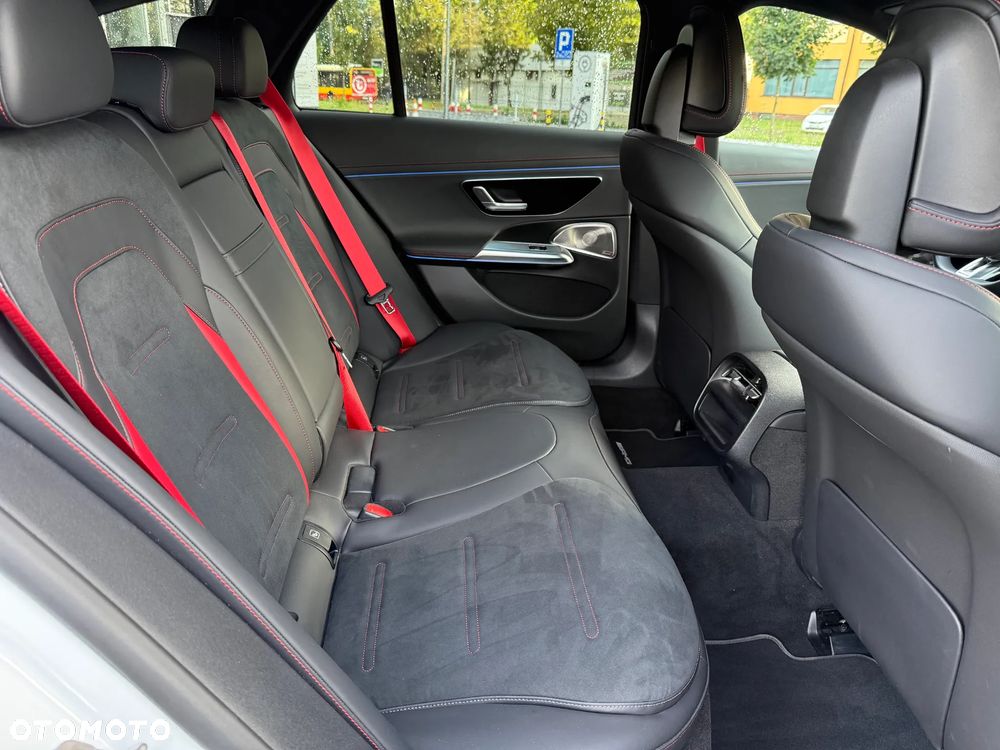 Mercedes-Benz Klasa E AMG 53 PHEV 4Matic+ 9G-Tronic TCT - 18