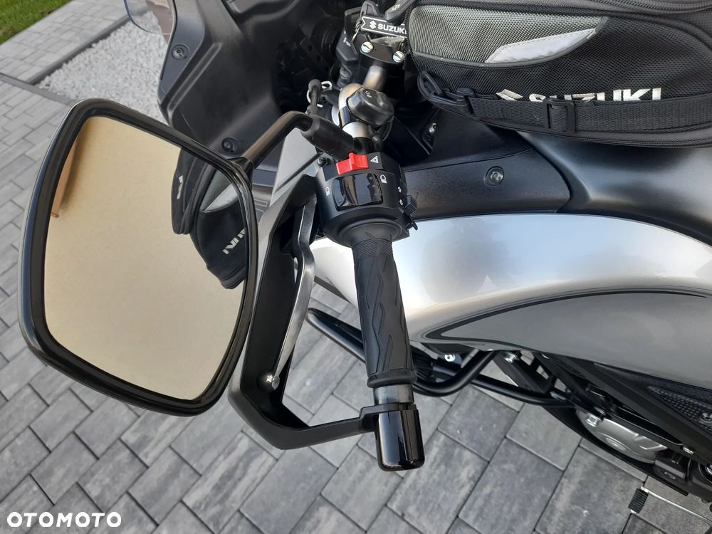 Suzuki V-STROM - 36