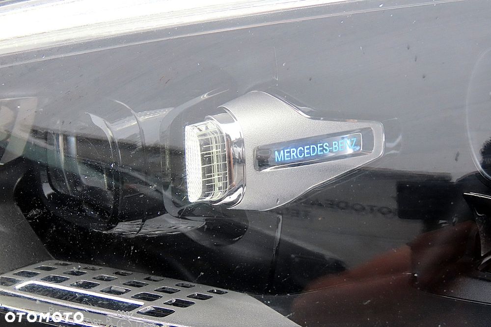 Mercedes-Benz Klasa C 300 mHEV 4-Matic AMG - 16